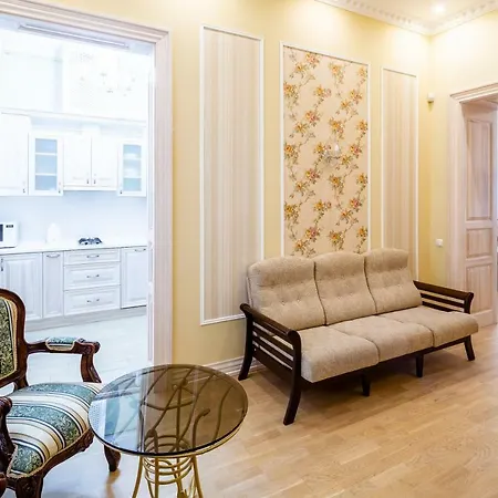 Romari проспект свободи 31 דירה