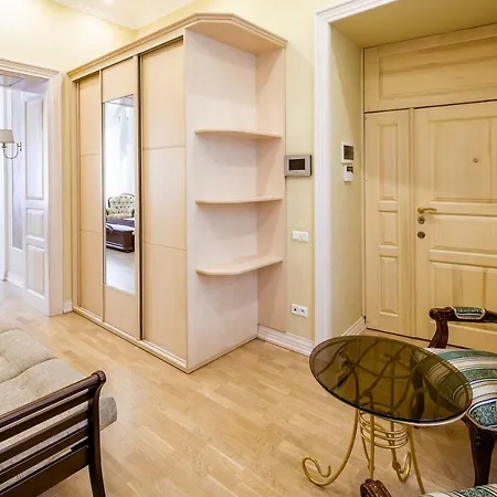 Romari проспект свободи 31 לבוב